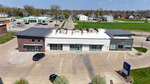 102-2590 6th St, Marion, IA, 52302-7619 | Card Image