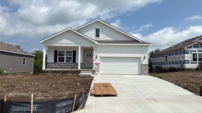 2210 Creek View Ln, House other with 4 bedrooms, 2 bathrooms and null parking in Raymore MO | Image 5