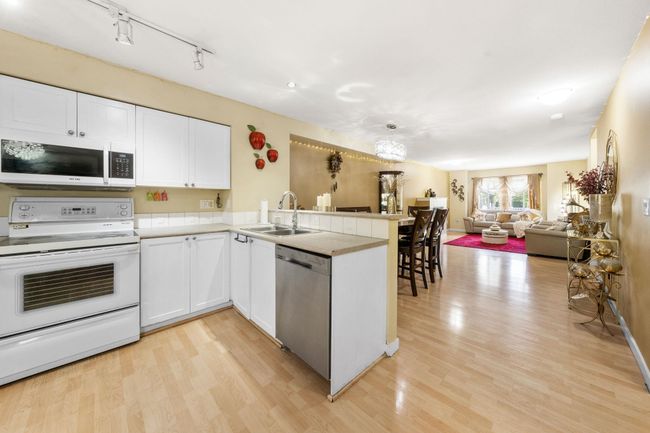 61 - 12711 64 Ave, Townhouse with 3 bedrooms, 2 bathrooms and 2 parking in Surrey BC | Image 12