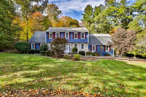 7 Providence Rd, Westford, MA, 01886-1934 | Card Image