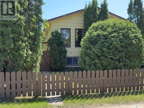 1111 15th St W, Prince Albert, SK, S6V3S4 | Card Image