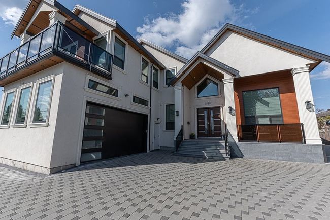 2080 Geneva Court, House other with 9 bedrooms, 7 bathrooms and null parking in Abbotsford BC | Image 1