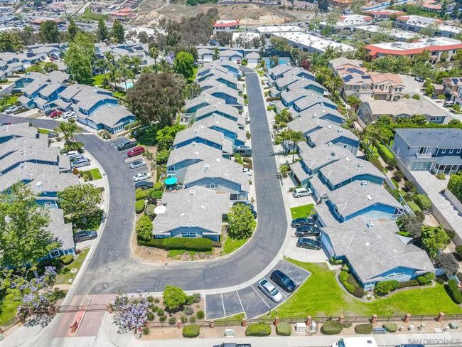 677 Summer View Cir, Townhouse with 2 bedrooms, 3 bathrooms and 2 parking in Encinitas CA | Image 47