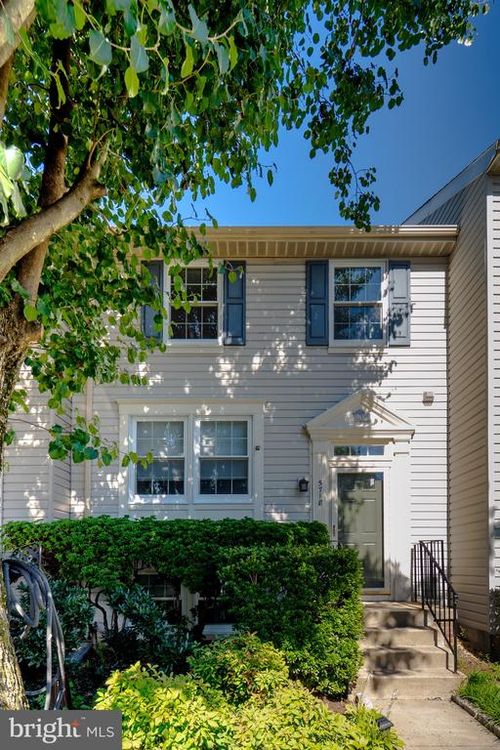 5718 Croatan Ct, CENTREVILLE, VA, 20120-2967 | Card Image