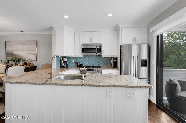 7 Navesink Ct, Condo with 3 bedrooms, 4 bathrooms and 2 parking in Long Branch NJ | Image 16