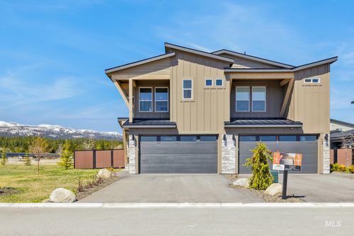 11 N Creek Way, Cascade, ID, 83611 | Card Image