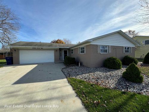 762 Plymouth Street, Saginaw Twp, MI, 48638 | Card Image