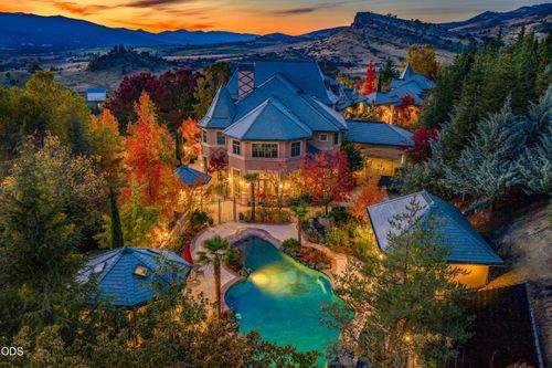 200 Belle Fiore Ln, Ashland, OR, 97520-9682 | Card Image