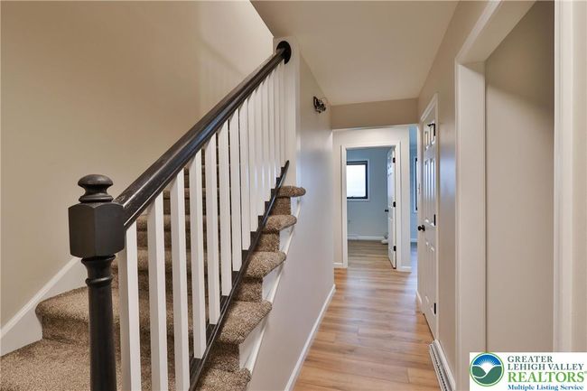 5470 Summit St, House other with 3 bedrooms, 3 bathrooms and null parking in Whitehall PA | Image 5