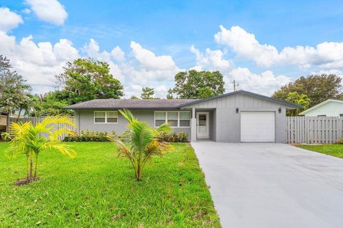 152 Se 28th Ct, Boynton Beach, FL, 33435-7613 | Card Image