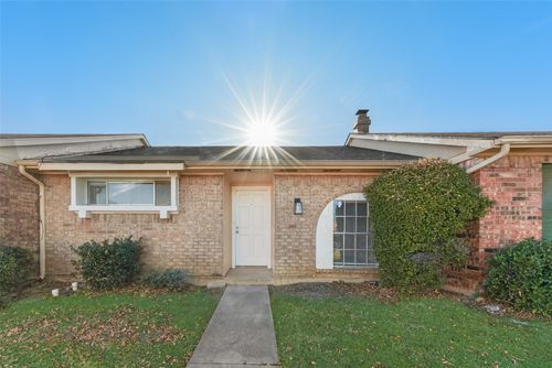 19-80 E Mountain Creek Dr, Grand Prairie, TX, 75052-5990 | Card Image