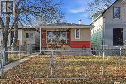 918 Garnet St, Regina, SK, S4T2X5 | Card Image