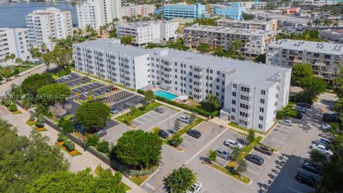 158-250 180th Dr, Sunny Isles Beach, FL, 33160-5500 | Card Image