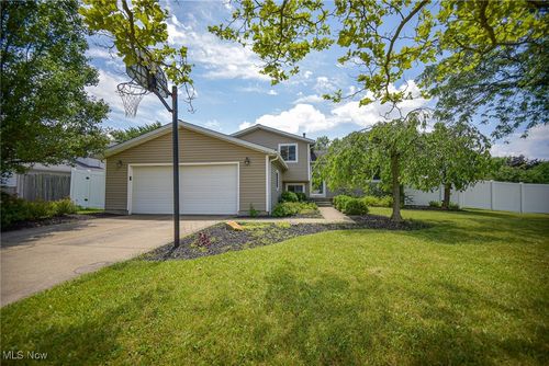 3472 Woodstock Ln, Brunswick, OH, 44212-2283 | Card Image