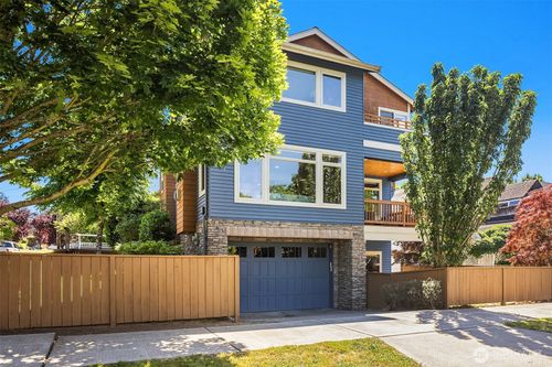 203 Ne 77th St, Seattle, WA, 98115-4030 | Card Image