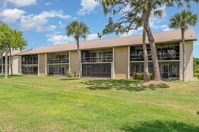 Large Screened Patio with Golf Course Views | Image 22