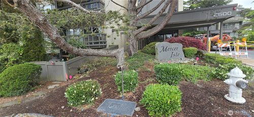 103-2500 81st Ave Se, Mercer Island, WA, 98040-2244 | Card Image