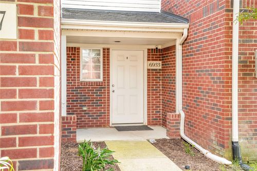 6933 Boulder Pointe Dr, Washington Township, MI, 48094-4503 | Card Image