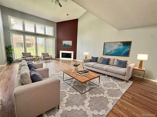 4180 Colorado Ln, West Bloomfield, MI, 48322-4421 | Card Image