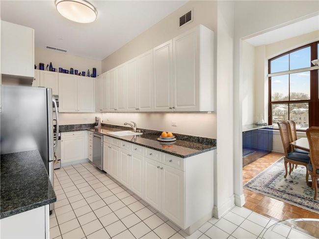 APT-500 - 1 Scarsdale Rd, Condo with 3 bedrooms, 3 bathrooms and 2 parking in Tuckahoe NY | Image 9