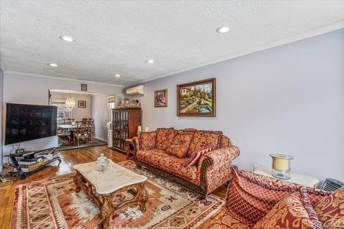 11802 Springfield Blvd, Cambria Heights, NY, 11411-1922 | Card Image
