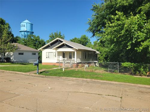 1024 S Belmont St, Ada, OK, 74820-8222 | Card Image