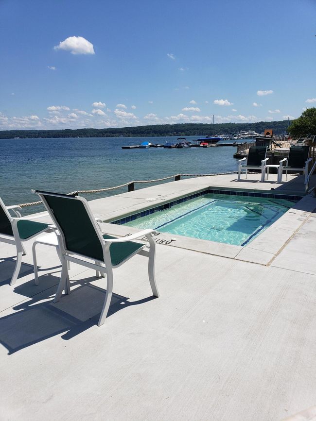 39 - 8535 Portage Point Dr, Condo with 2 bedrooms, 1 bathrooms and null parking in Onekama MI | Image 18