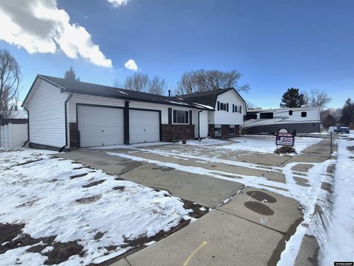 2304 Sierra Rd, Rock Springs, WY, 82901-4866 | Card Image