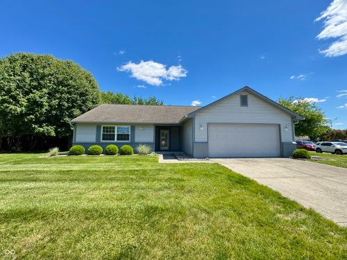 597 Hunting Creek Dr, Greenwood, IN, 46142-1507 | Card Image