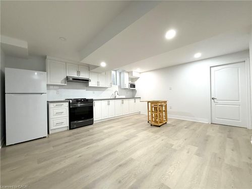 bsmt-131 Crow St, Welland, ON, L3C0G6 | Card Image