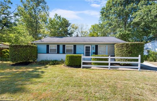 2410 Liberty Rd, Stow, OH, 44224-3520 | Card Image