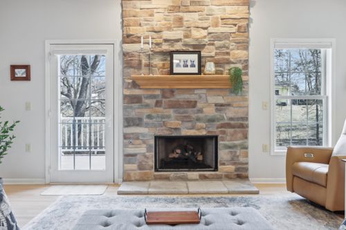 5620 S 76th St, Greendale, WI, 53129-1663 | Card Image