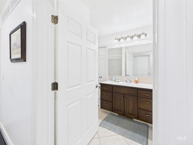11 N 3 Rd West St, Townhouse with 2 bedrooms, 2 bathrooms and 2 parking in Paul ID | Image 24