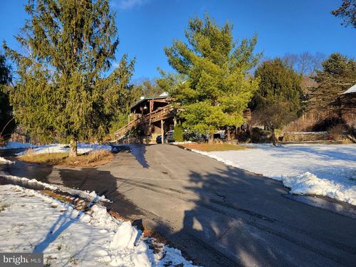 23570 Path Valley Rd, DOYLESBURG, PA, 17219-9709 | Card Image