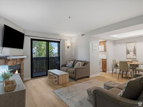 11j-6821 N 2200 W, Park City, UT, 84098-8235 | Card Image
