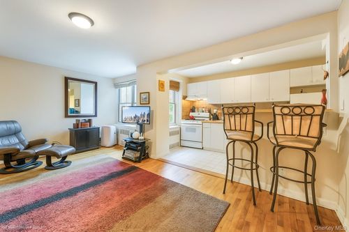 apt-1b-39 52nd St, Woodside, NY, 11377-3242 | Card Image
