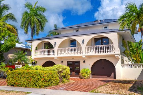27 Evergreen Ave, Key West, FL, 33040-6244 | Card Image