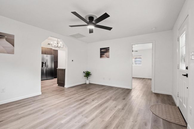 1710 S Walnut St, House other with 2 bedrooms, 2 bathrooms and null parking in Sherman TX | Image 7