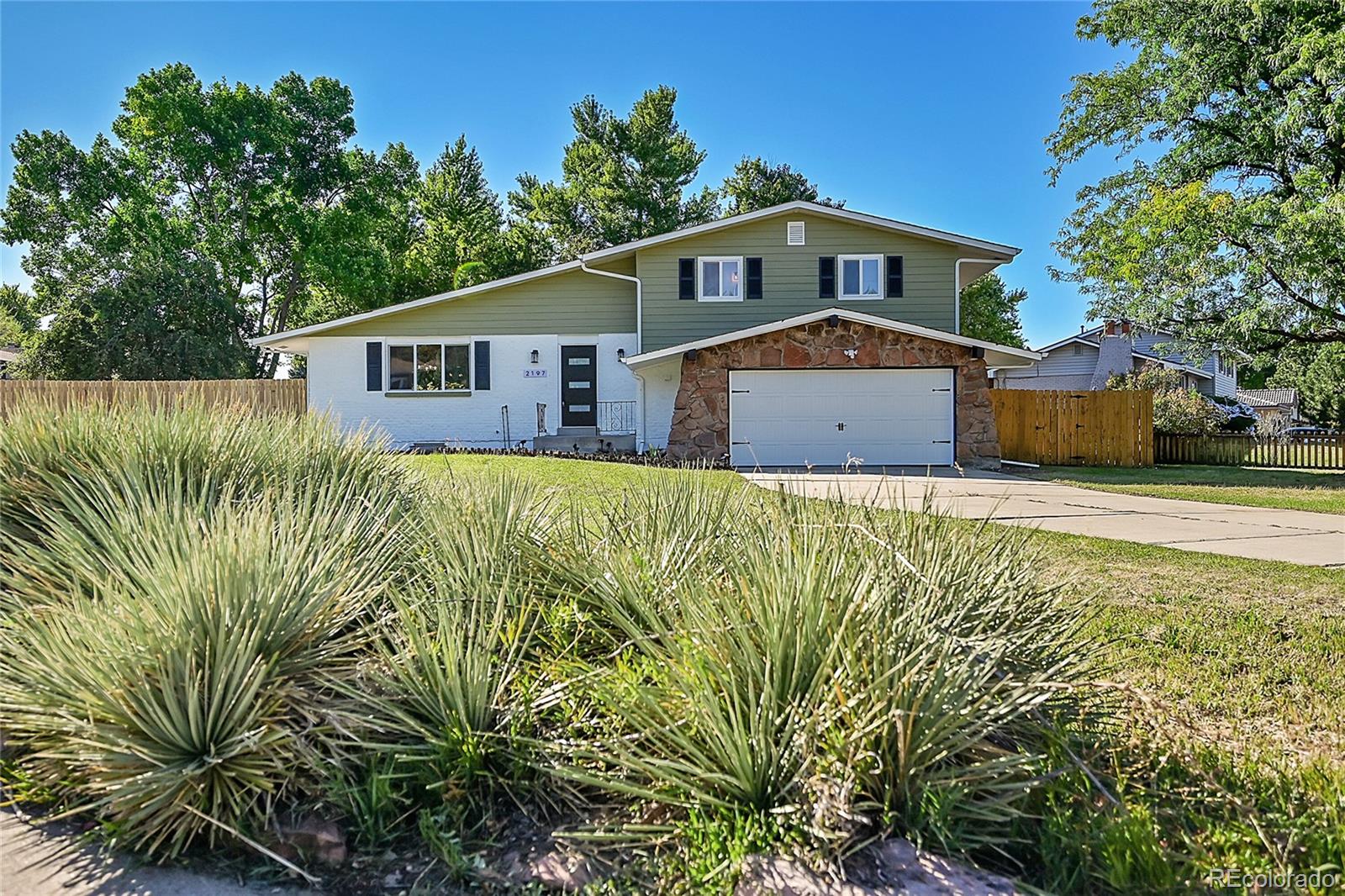 Dover Way, Lakewood, CO 80227