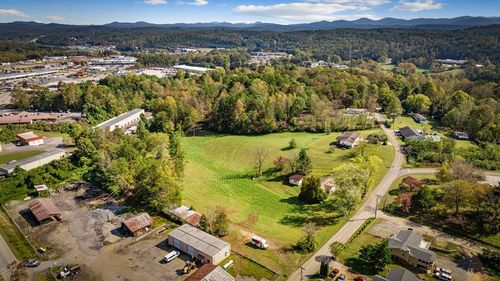 121 Orchard Blvd, Blue Ridge, GA, 30513-4625 | Card Image
