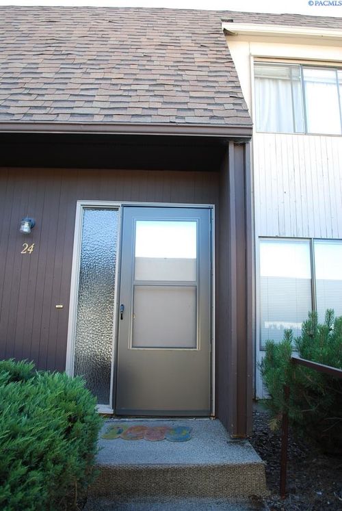 24-600 Sw Crestview St, Pullman, WA, 99163-2164 | Card Image