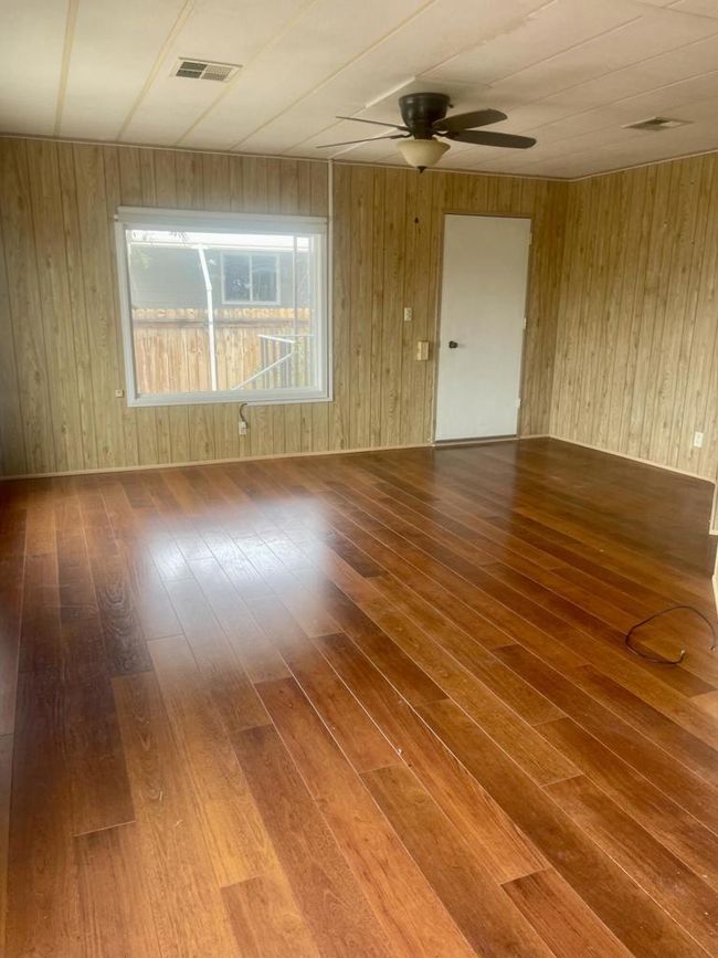 Family Room | Image 9