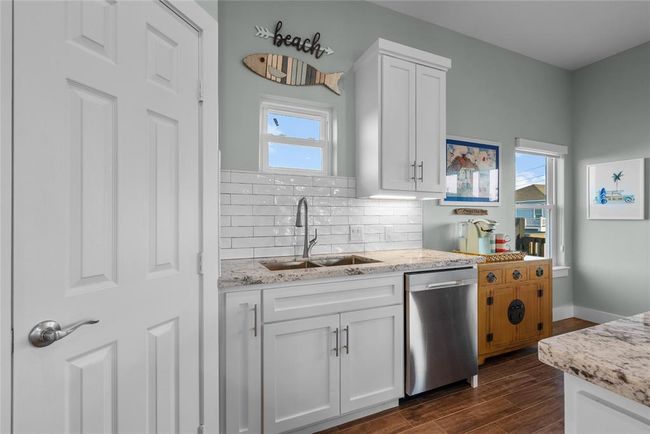 22318 Vista Del Mar, House other with 4 bedrooms, 3 bathrooms and 5 parking in Galveston TX | Image 16