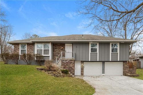 417 Ne Colonial Ct, Lee's Summit, MO, 64064-1917 | Card Image