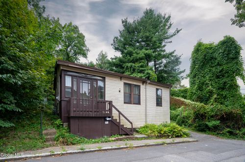 8 Caldwell St, Albany, NY, 12208-2002 | Card Image