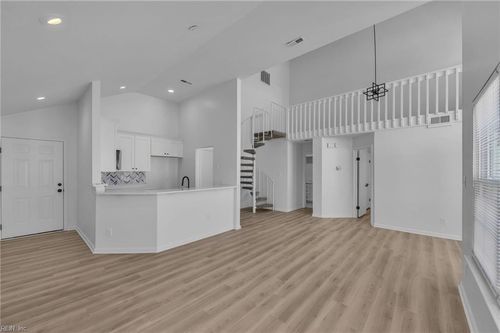 4121 Laurel Green Cir, Virginia Beach, VA, 23456-6352 | Card Image