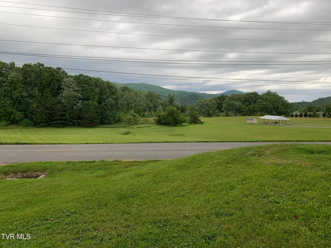 626 N Mohawk Dr, House other with 2 bedrooms, 1 bathrooms and null parking in Erwin TN | Image 5