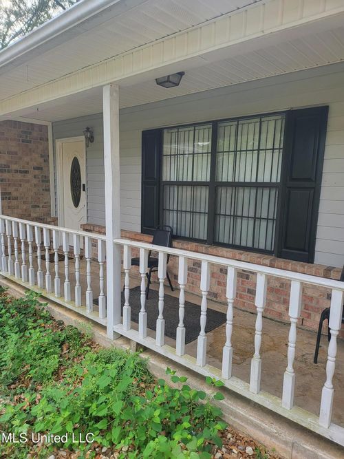 475 W Bay St, Magnolia, MS, 39652-2703 | Card Image