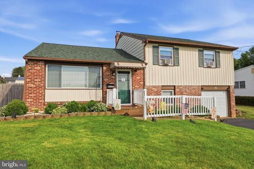 361 Valley Rd, WARMINSTER, PA, 18974-3658 | Card Image