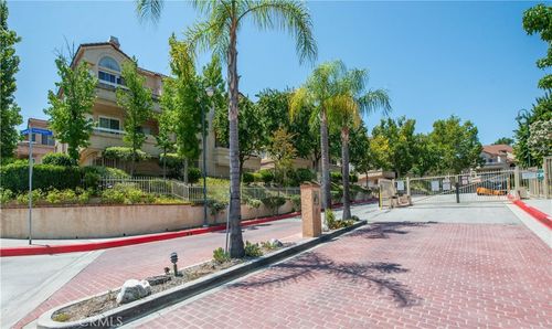 10-19804 Sandpiper Pl, Newhall, CA, 91321-4330 | Card Image